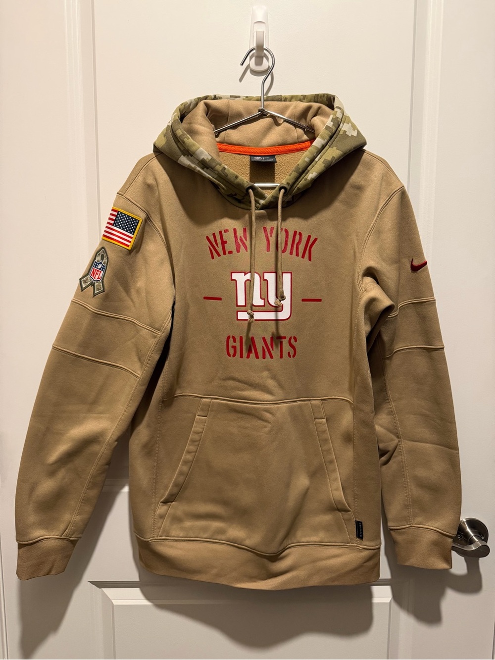 Men’s Nike “NY Giants” Salute to Service Sweatshirt